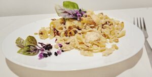 Penne a fusilli s hruškou a gorgonzolou