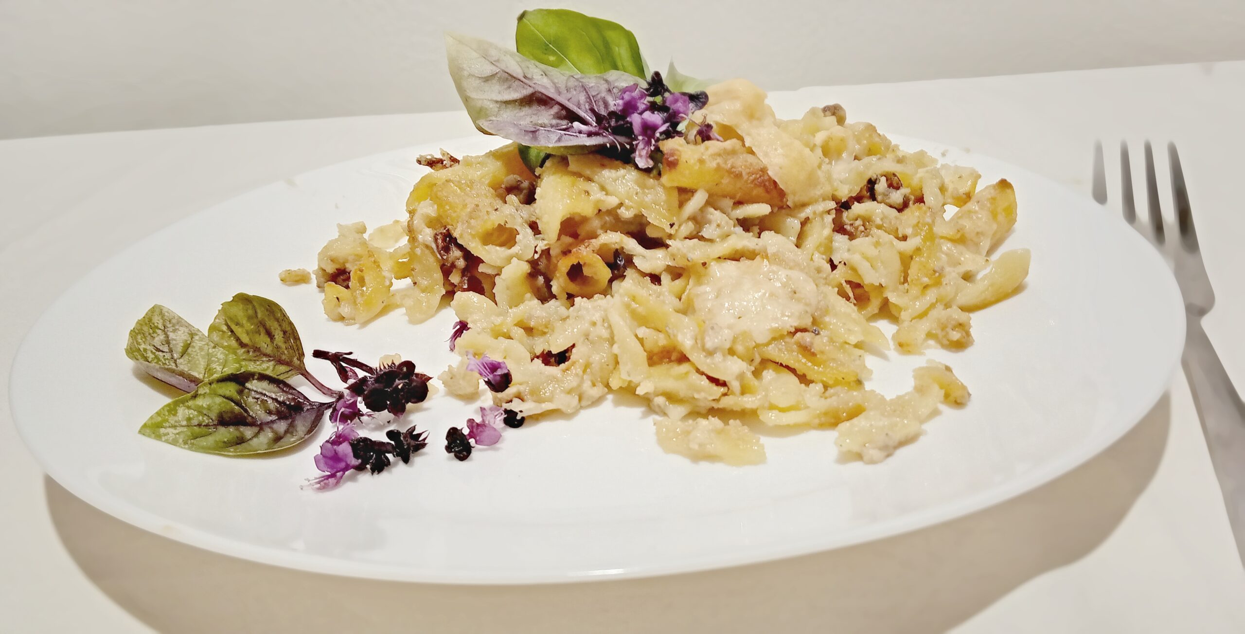 Penne a fusilli s hruškou a gorgonzolou